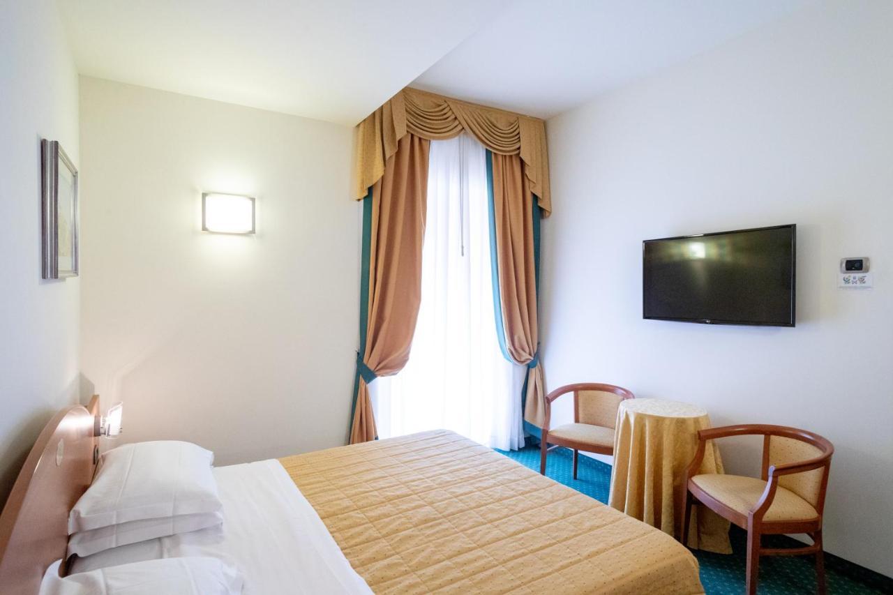 Hotel Capri Bardolino 3S Εξωτερικό φωτογραφία