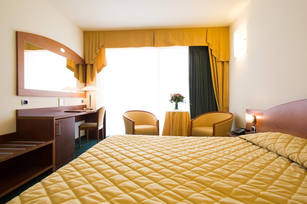 Hotel Capri Bardolino 3S Δωμάτιο φωτογραφία