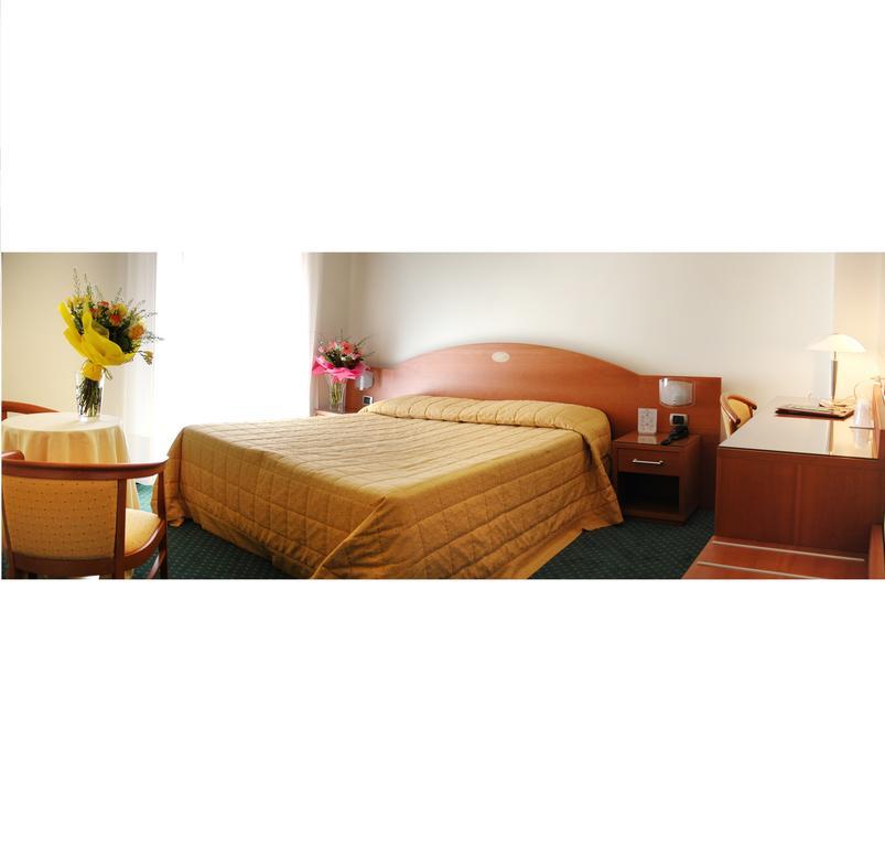 Hotel Capri Bardolino 3S Δωμάτιο φωτογραφία