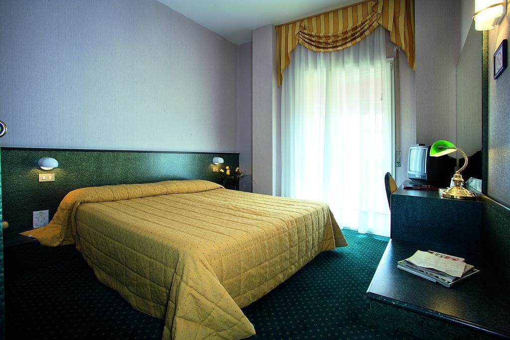 Hotel Capri Bardolino 3S Δωμάτιο φωτογραφία