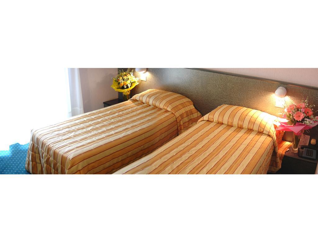 Hotel Capri Bardolino 3S Δωμάτιο φωτογραφία