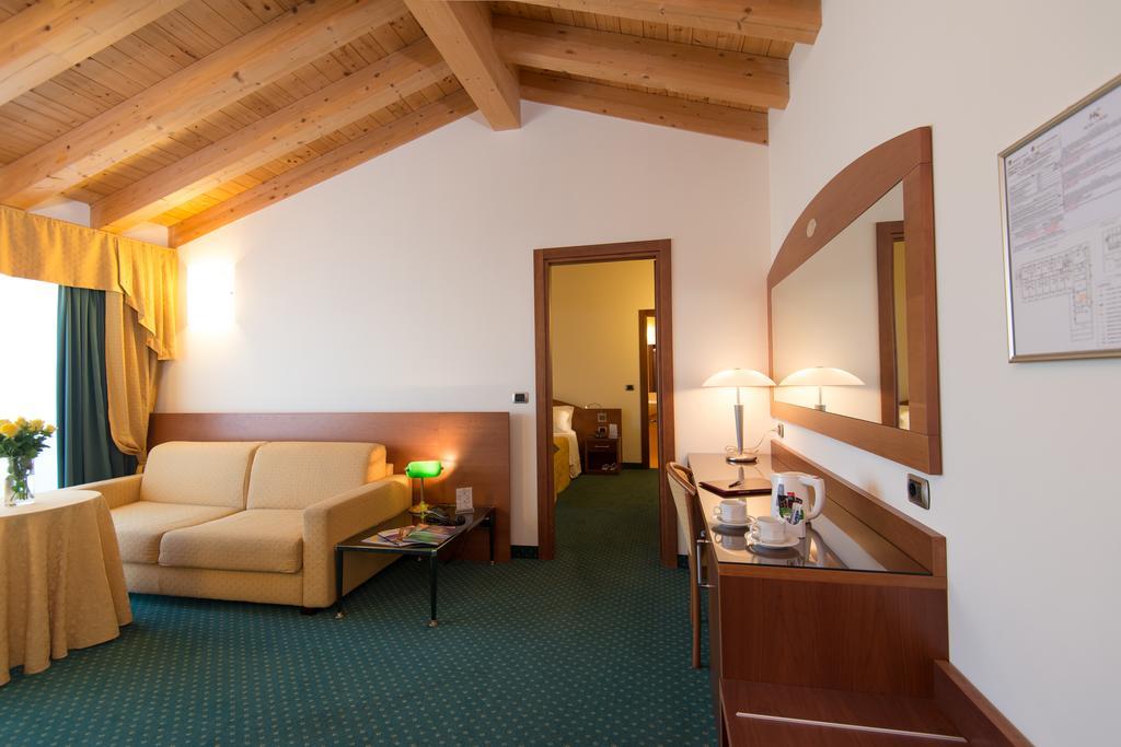 Hotel Capri Bardolino 3S Εξωτερικό φωτογραφία