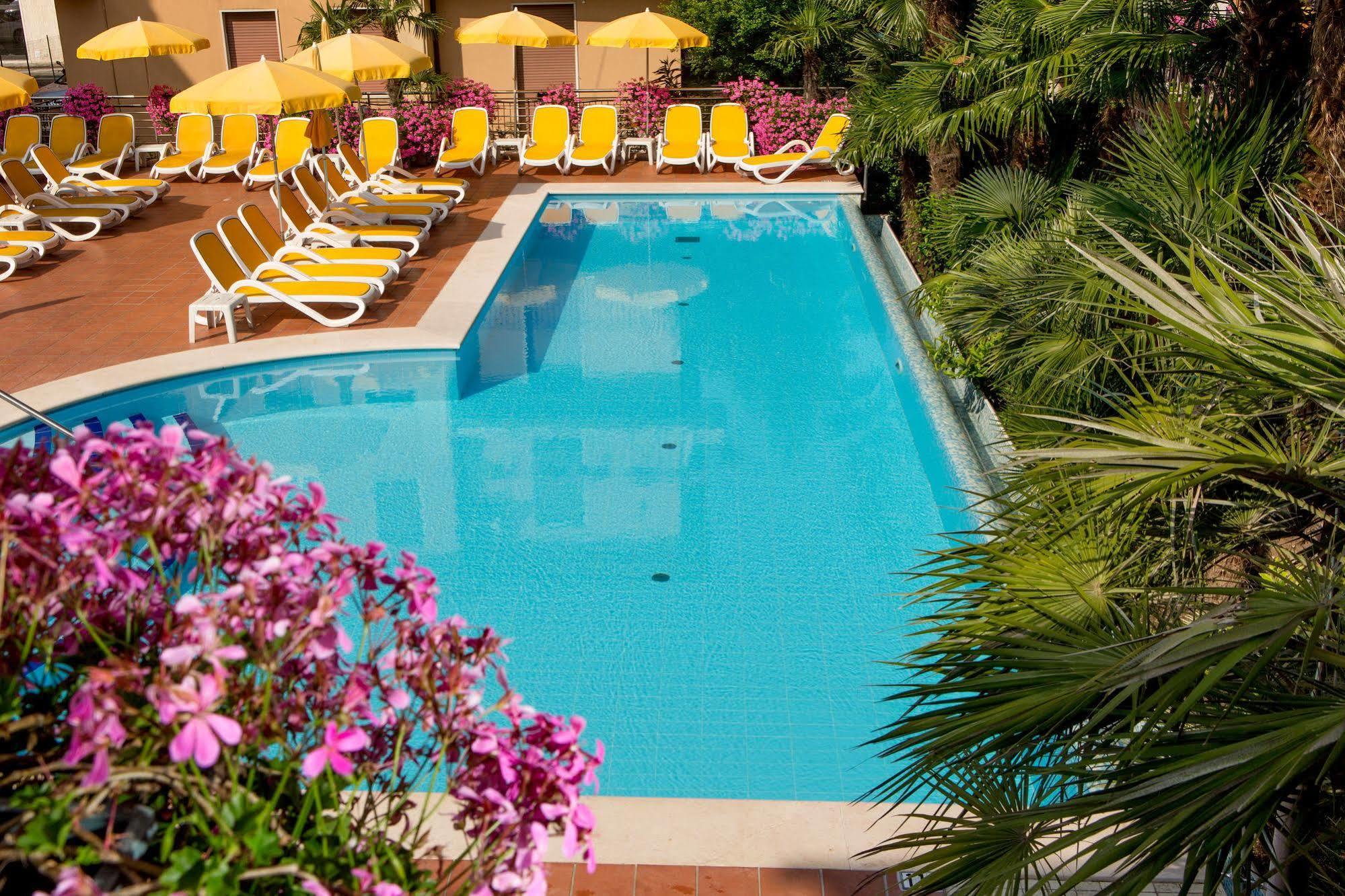 Hotel Capri Bardolino 3S Εξωτερικό φωτογραφία