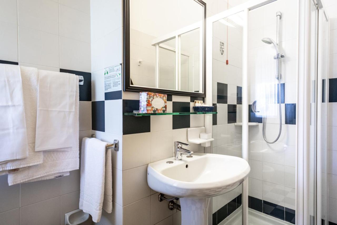 Hotel Capri Bardolino 3S Εξωτερικό φωτογραφία